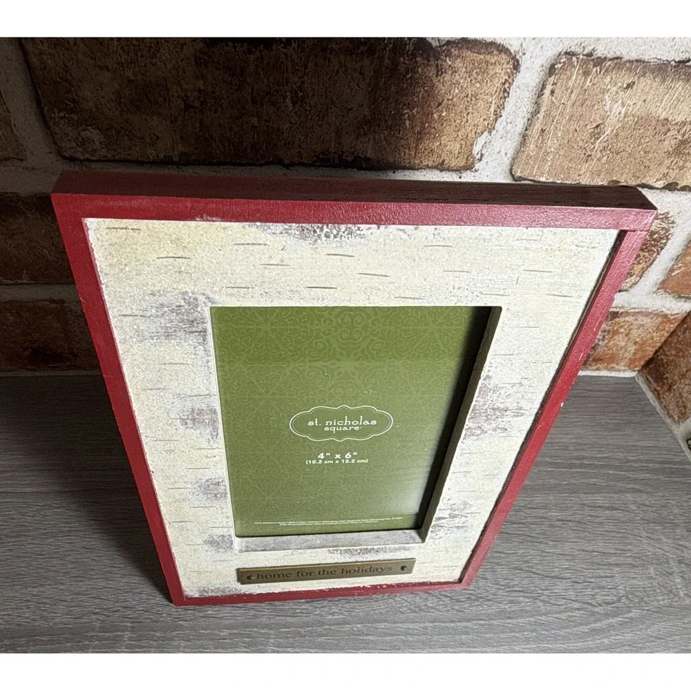 St. Nicholas Square 4x6 Wood Photo Frame Distressed Red 